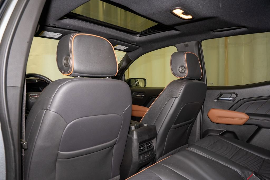 Used 2024 GMC Canyon AT4 w/ AT4 Premium Package image 9