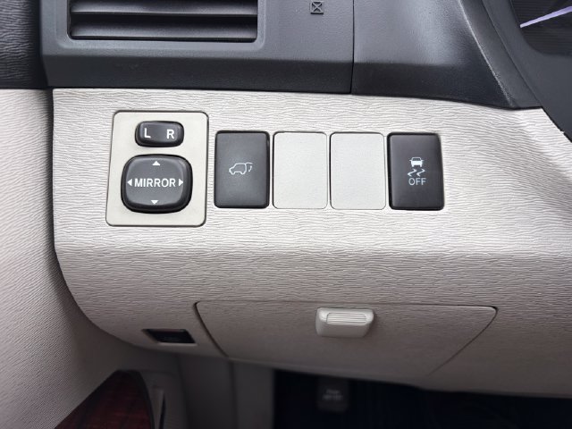 Used 2011 Toyota Venza AWD w/ Comfort Pkg image 31