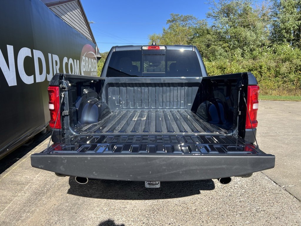 New 2026 RAM 1500 4x4 Crew Cab image 33