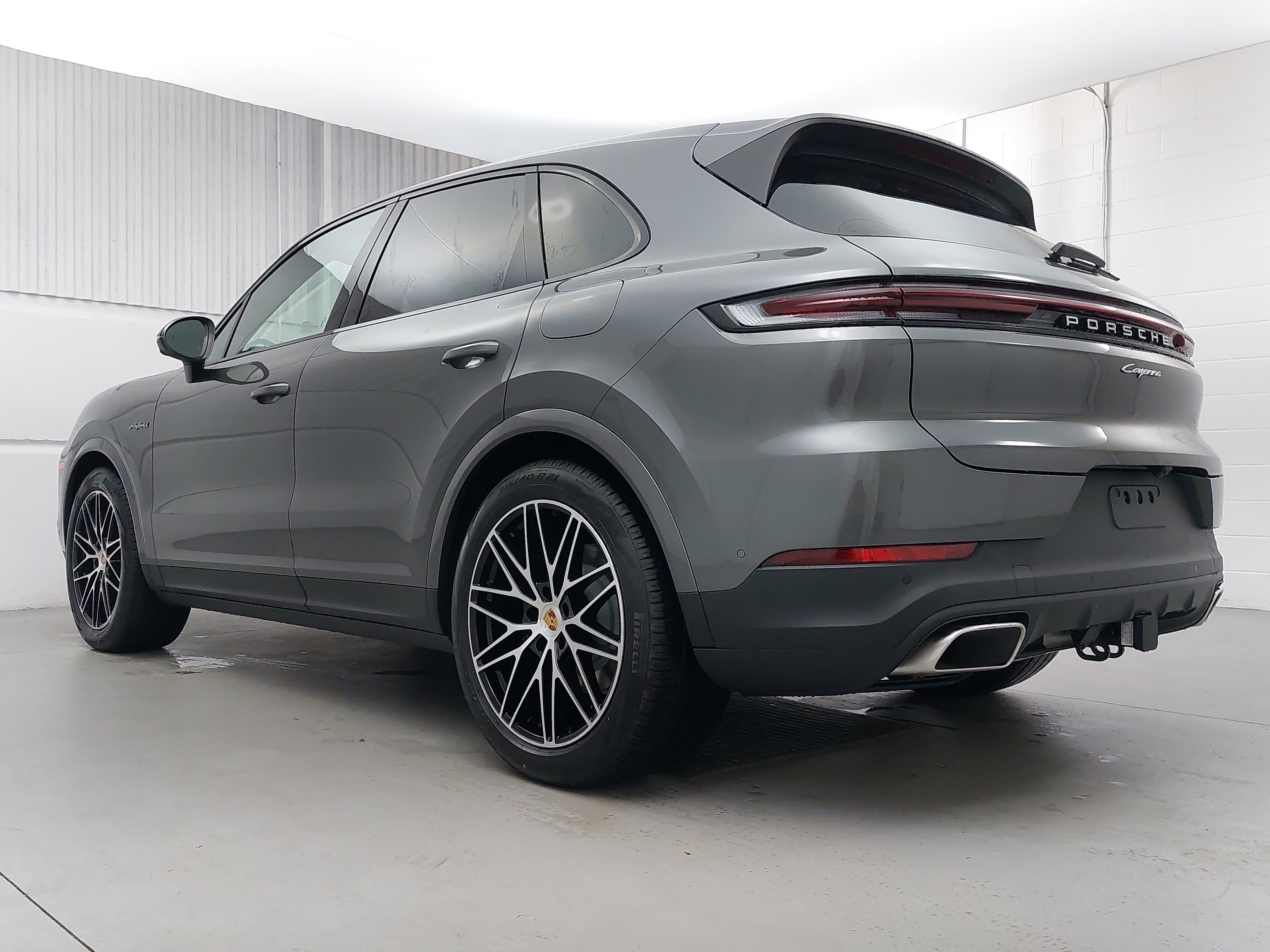 New 2025 Porsche Cayenne E-Hybrid image 3