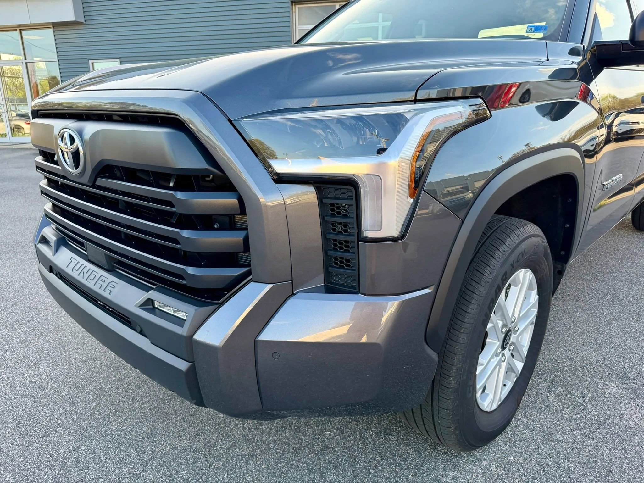 Used 2025 Toyota Tundra SR5 w/ SR5 Convenience Package image 12
