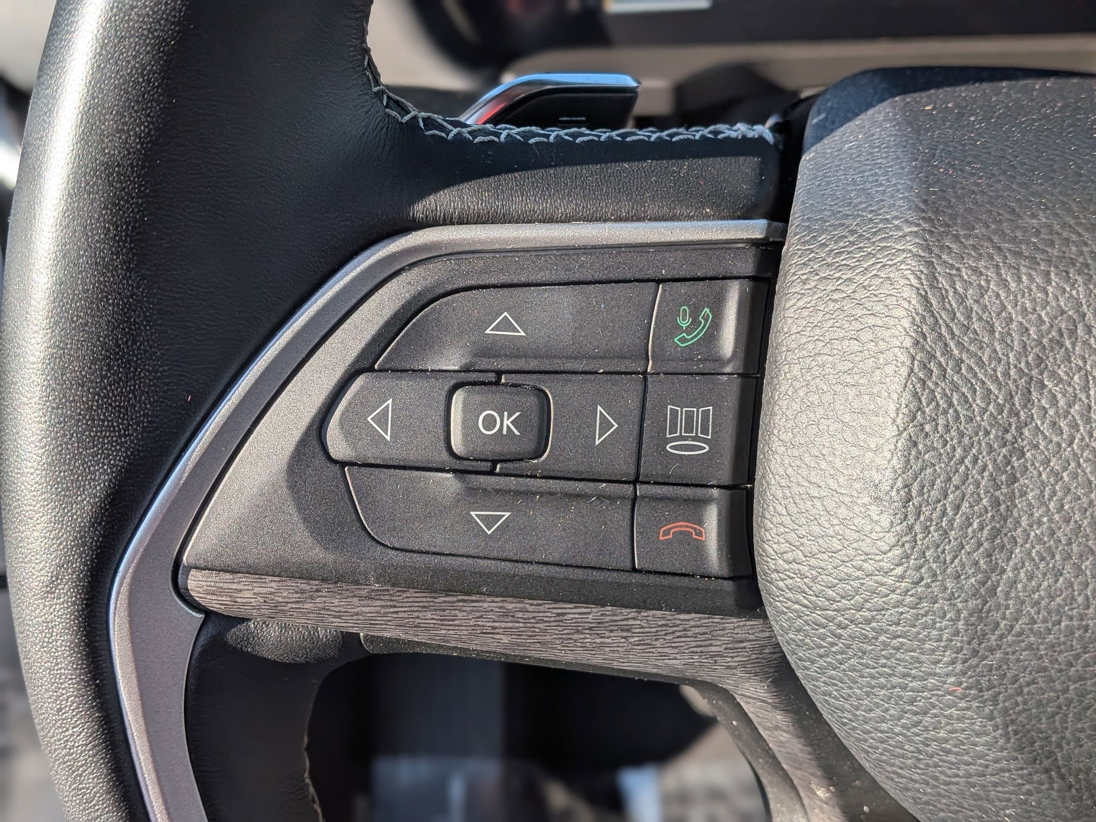 Used 2022 Jeep Grand Cherokee L Limited image 21