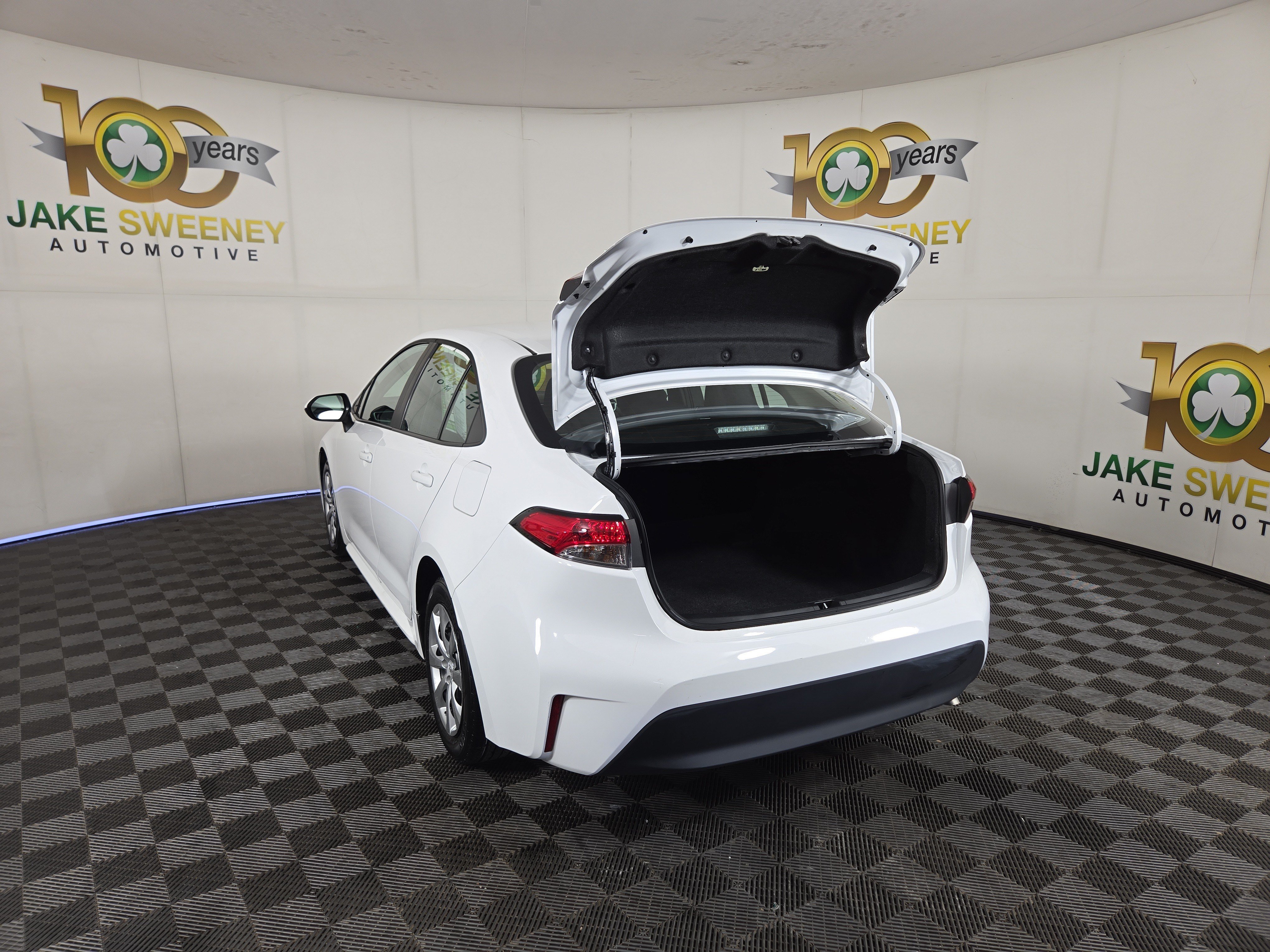 Used 2025 Toyota Corolla LE FWD image 29