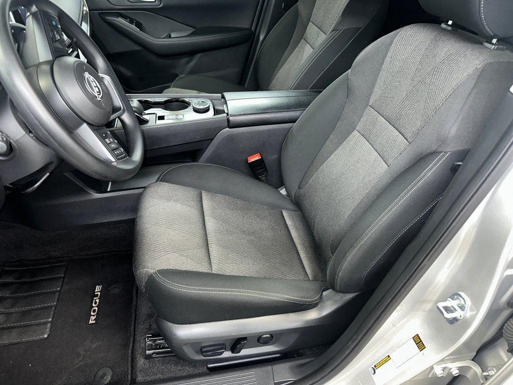 Used 2024 Nissan Rogue SV AWD/4WD image 5