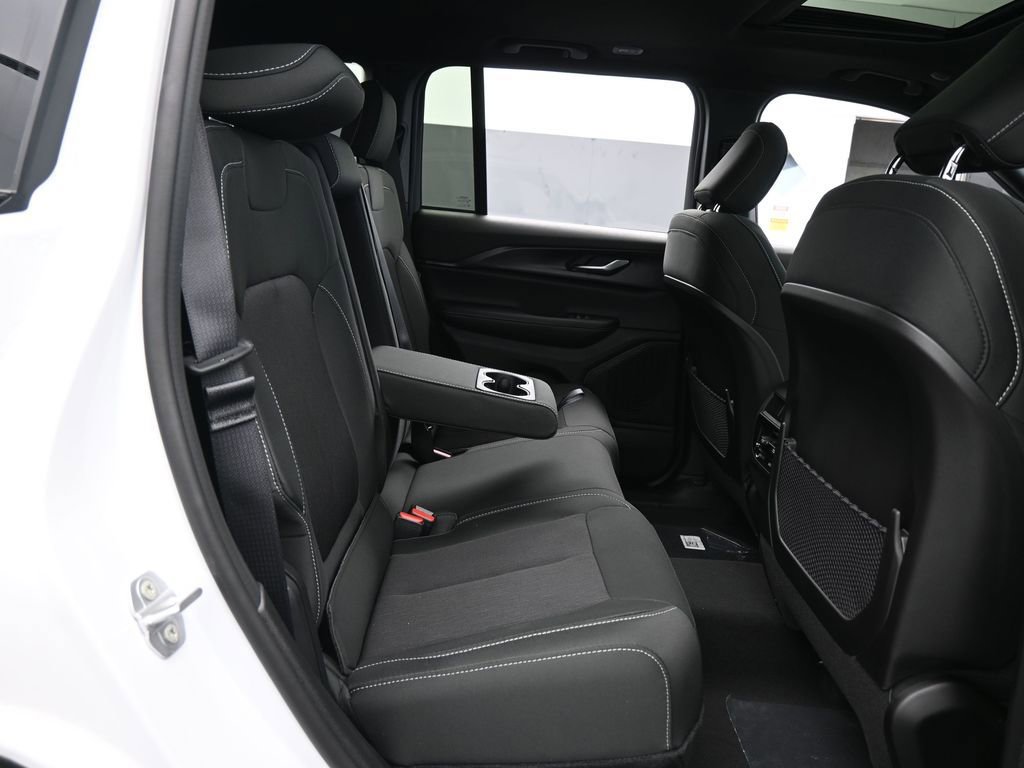 New 2026 Jeep Grand Cherokee Laredo X image 39