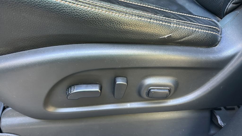 Used 2019 Nissan Titan SL w/ Midnight Edition image 20