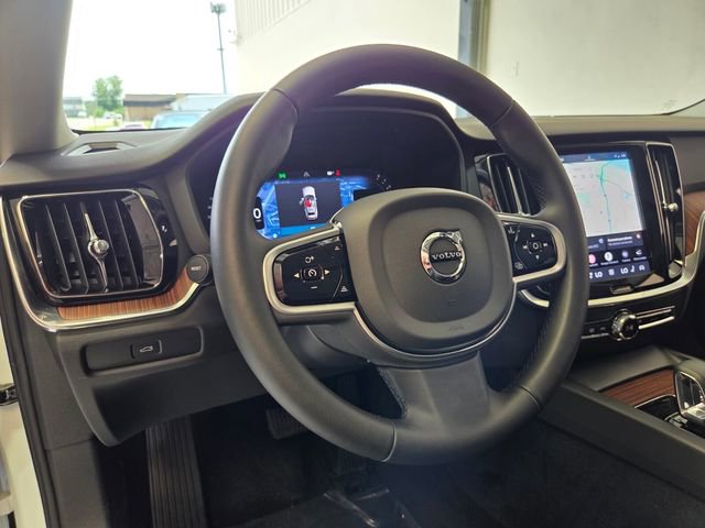 Certified 2026 Volvo V60 B5 Cross Country Plus w/ Protection Package Premier AWD/4WD image 9