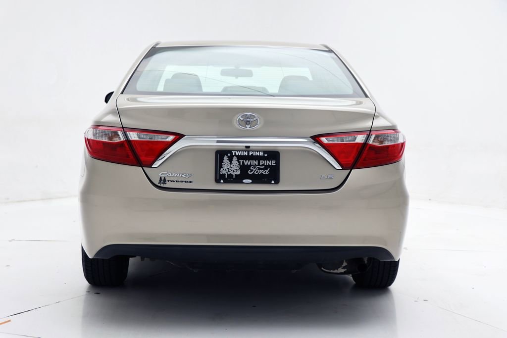 Used 2017 Toyota Camry LE FWD image 7