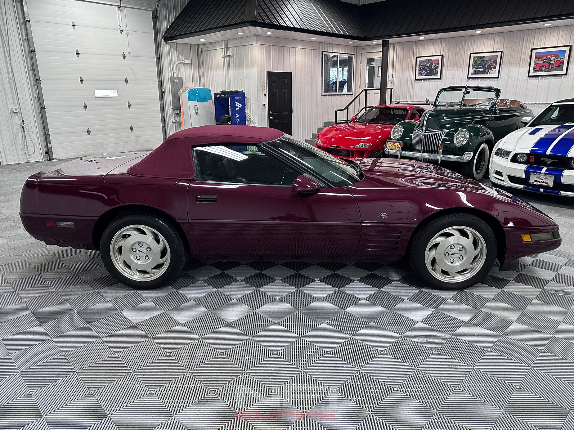 Used 1993 Chevrolet Corvette Convertible RWD image 13