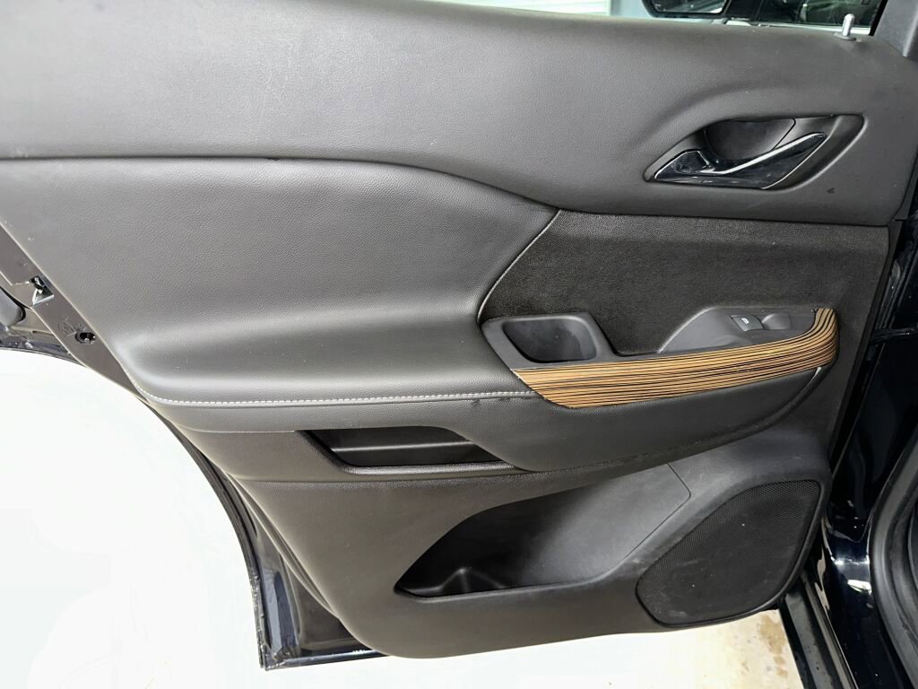 Certified 2022 GMC Acadia SLE w/ Driver Convenience Package image 19