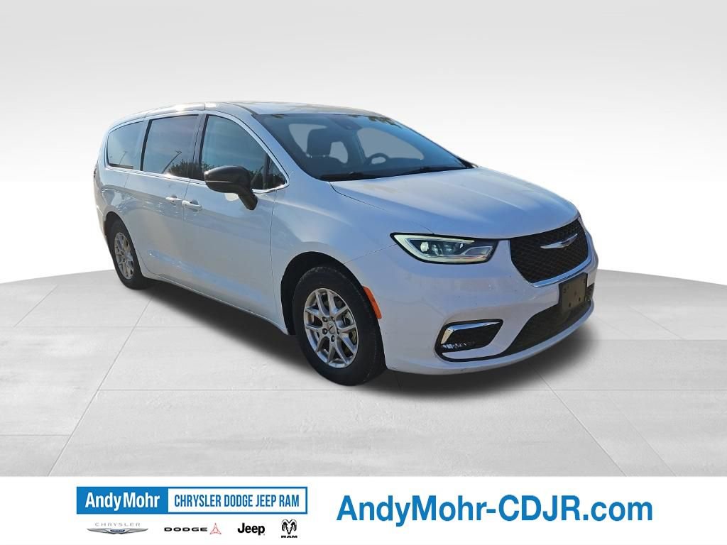 Used 2024 Chrysler Pacifica Touring-L