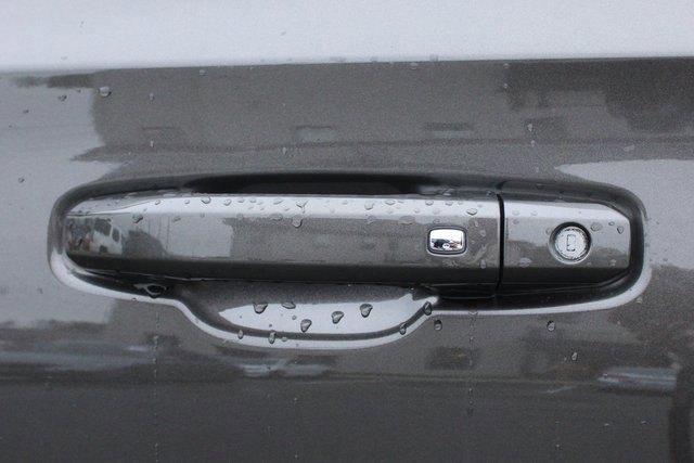 Used 2021 Chevrolet Tahoe Z71 image 9