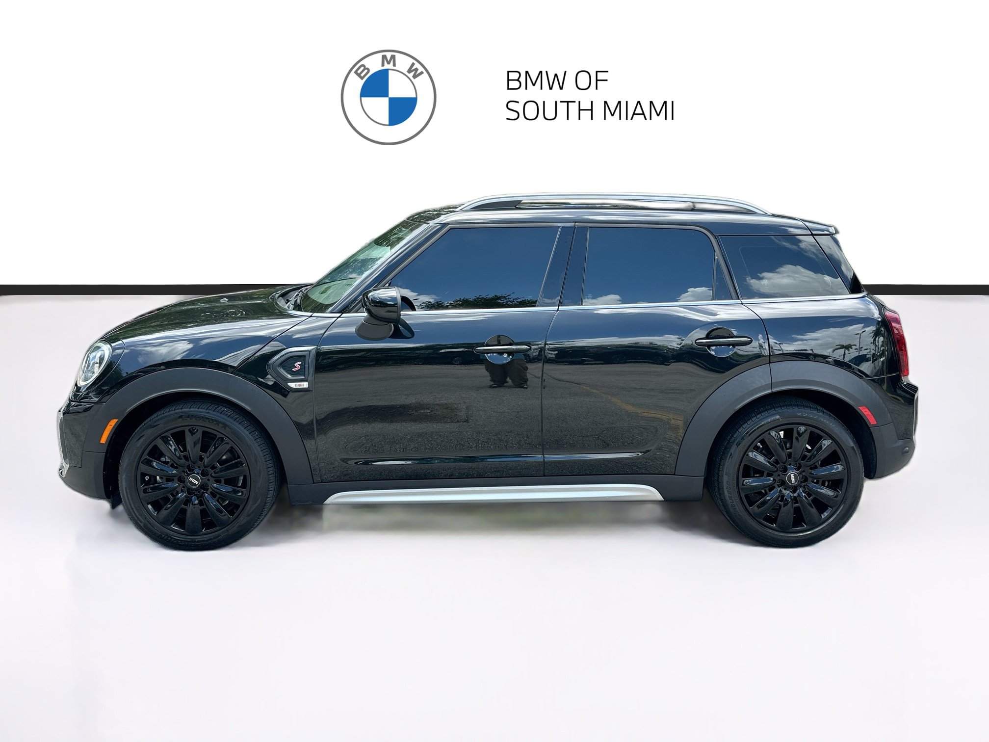 Used 2024 MINI Cooper Countryman S w/ Premium Package FWD image 4