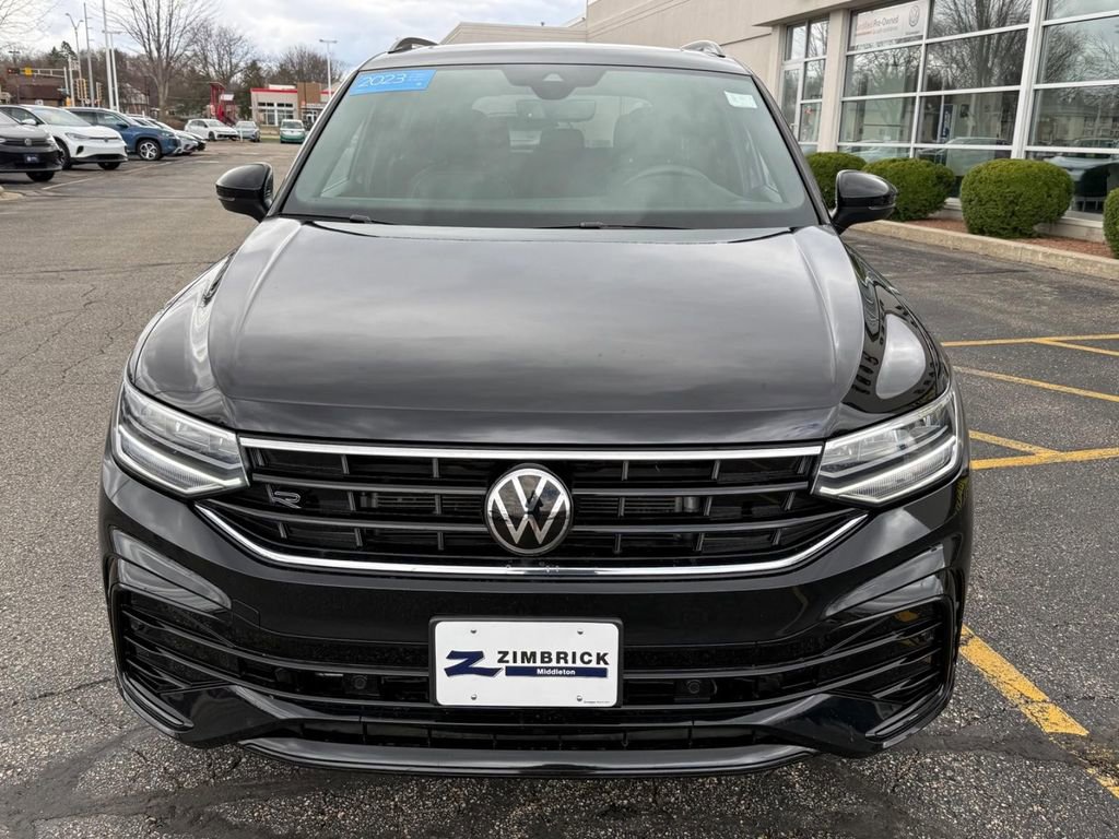 Used 2023 Volkswagen Tiguan SE R-Line AWD/4WD image 9
