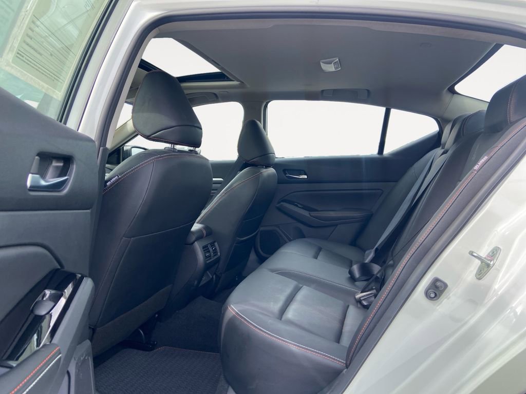 Used 2023 Nissan Altima 2.0 SR FWD image 13