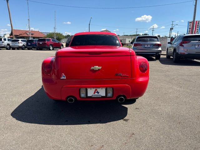 Used 2006 Chevrolet SSR w/ Preferred Equipment Group RWD image 4