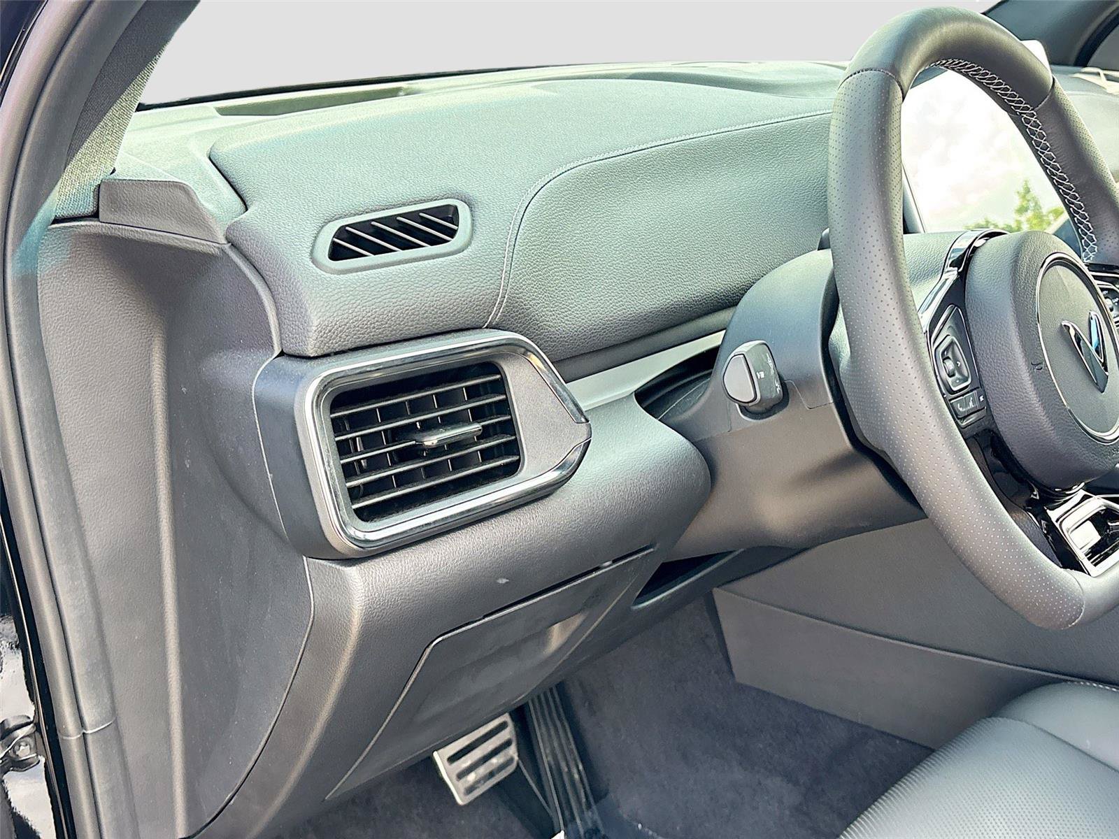 New 2025 VinFast VF 8 Plus AWD/4WD image 10