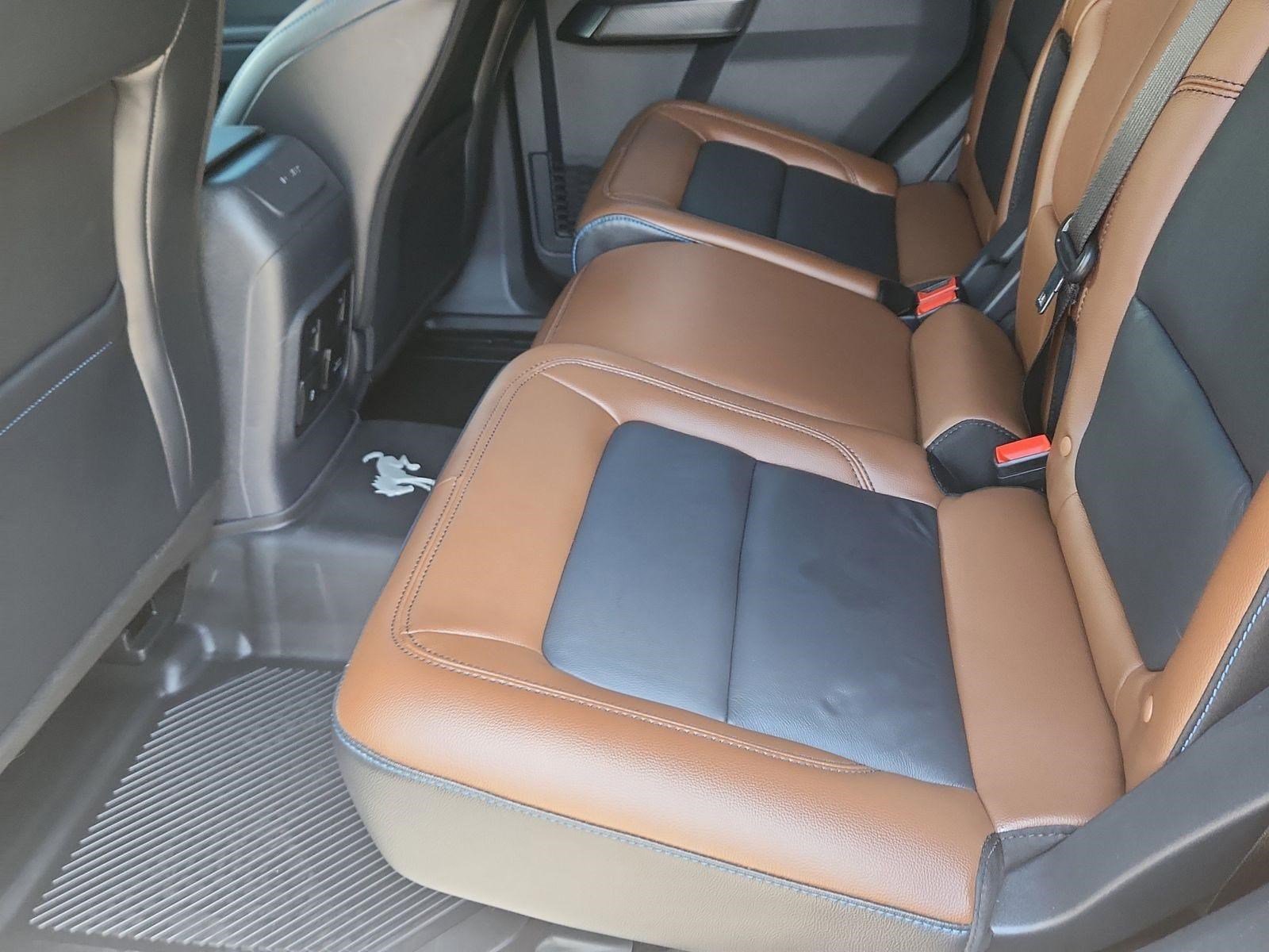 Used 2024 Ford Bronco Outer Banks AWD/4WD image 12