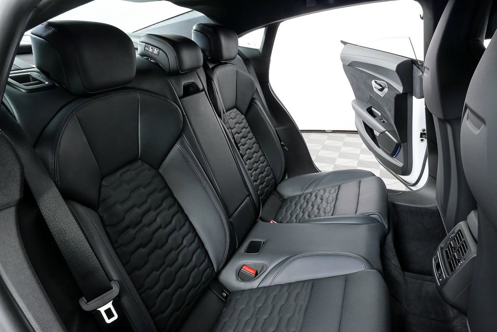 New 2026 Audi RS e-tron GT performance image 21