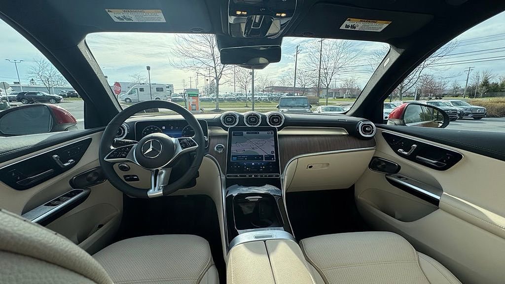 Used 2023 Mercedes-Benz GLC 300 4MATIC image 25