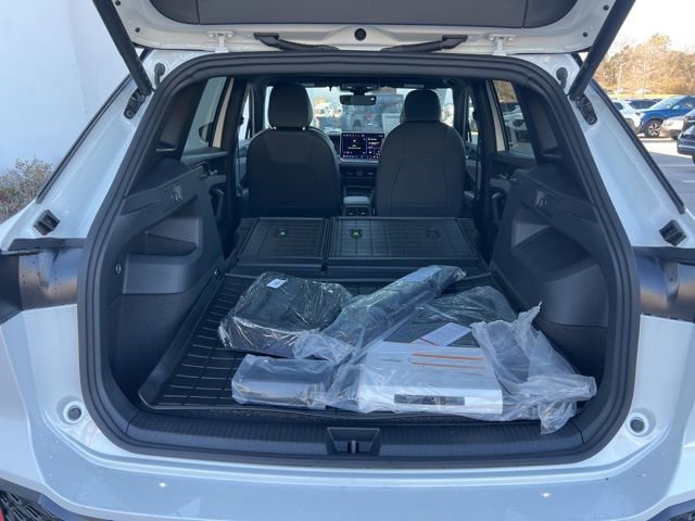 New 2026 Volkswagen Tiguan SE R-Line FWD image 22