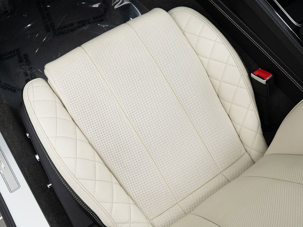 Used 2023 Bentley Continental GT Azure image 25