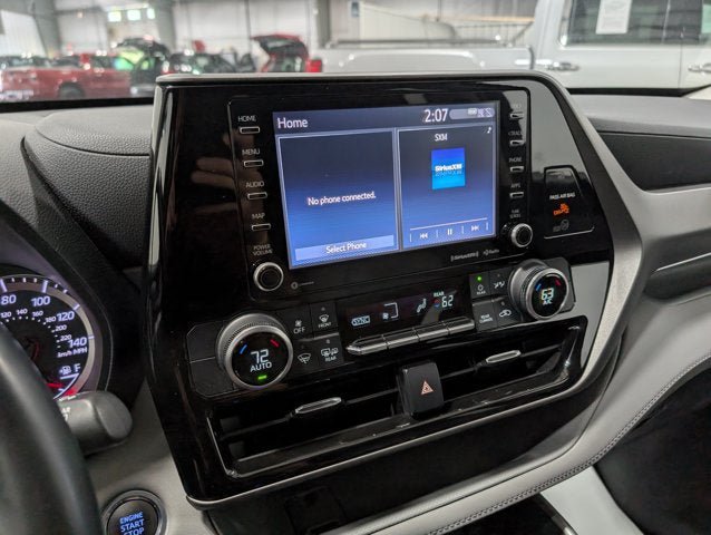 Used 2021 Toyota Highlander LE AWD/4WD image 23