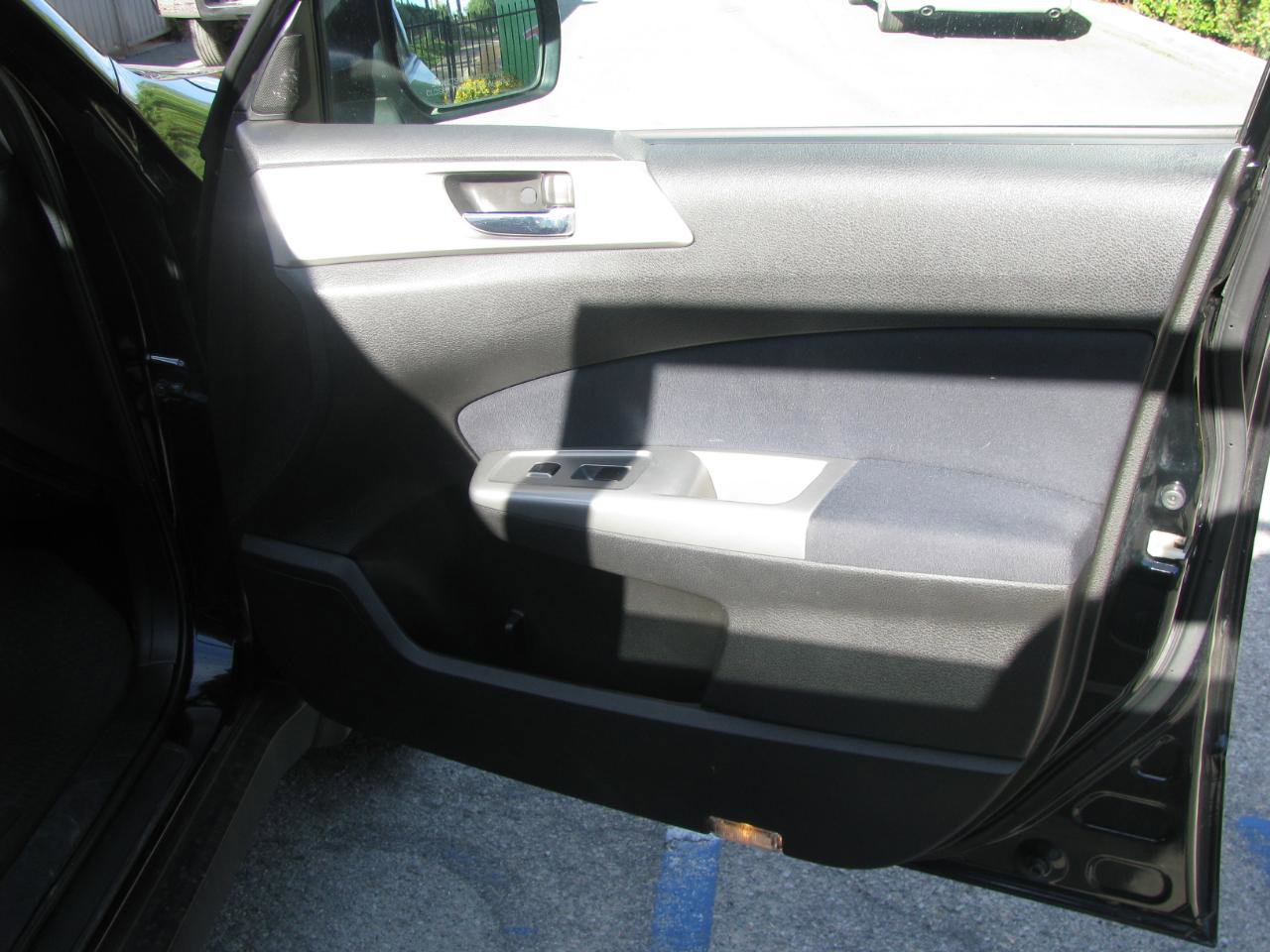 Used 2009 Subaru Forester 2.5X Limited AWD/4WD image 13