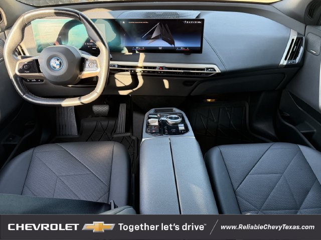 Used 2022 BMW iX xDrive50 w/ Premium Package AWD/4WD image 11