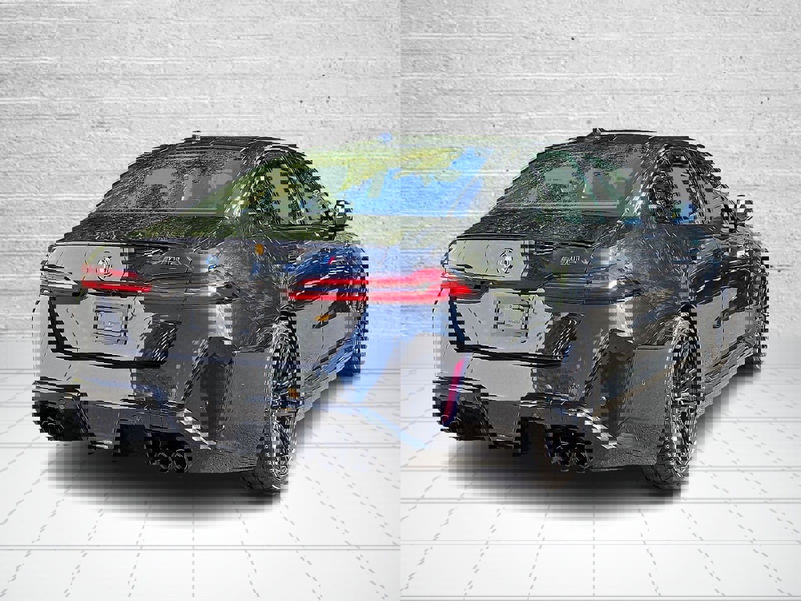 Used 2025 BMW M5 w/ Executive Package image 6