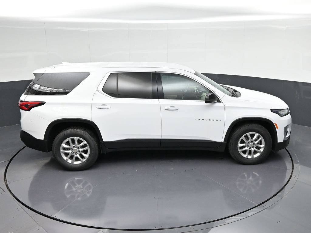 Used 2023 Chevrolet Traverse LS FWD image 19