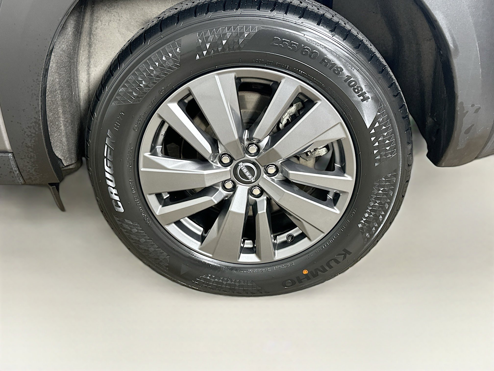 Used 2025 Nissan Pathfinder SV FWD image 11