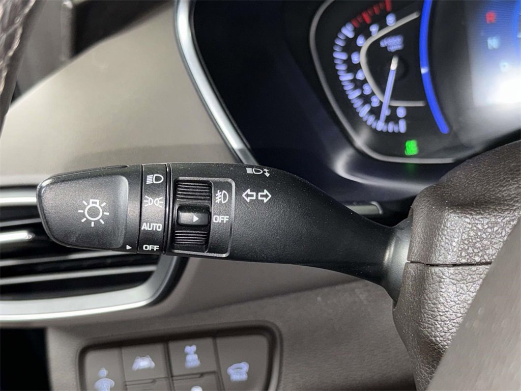 Used 2020 Hyundai Santa Fe Limited image 31