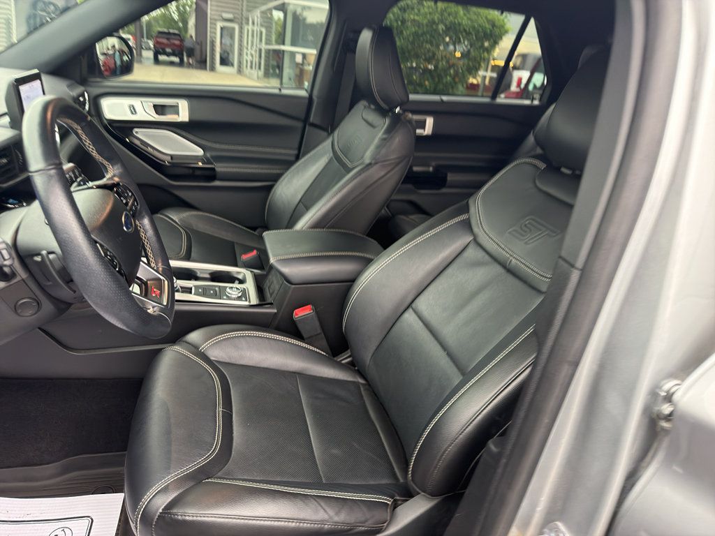Used 2022 Ford Explorer ST w/ Equipment Group 401A AWD/4WD image 16