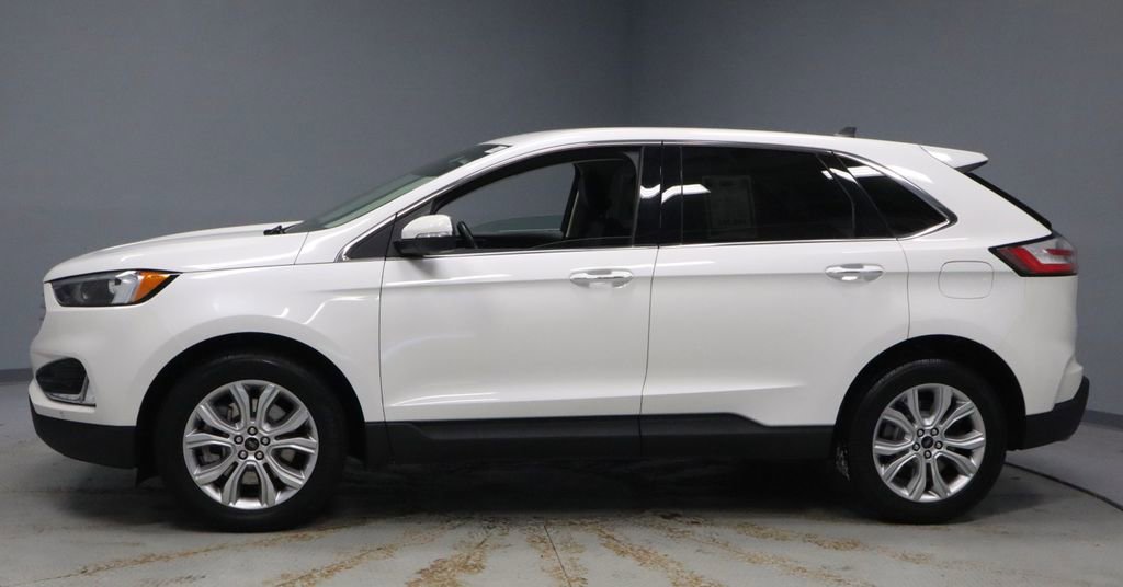 Certified 2023 Ford Edge Titanium image 9