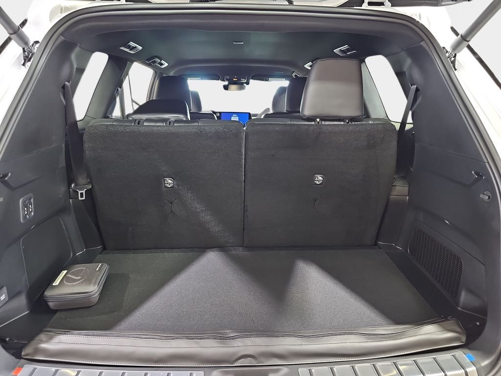 New 2026 Lexus TX 500h AWD image 12