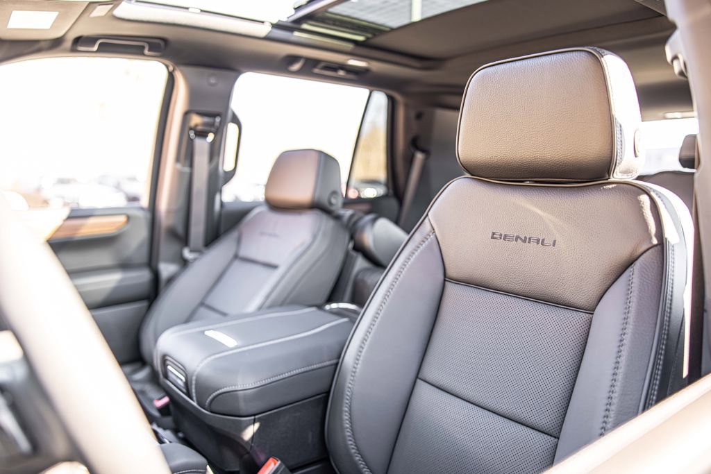 Used 2026 GMC Yukon Denali w/ Sun & Power Step Package image 19