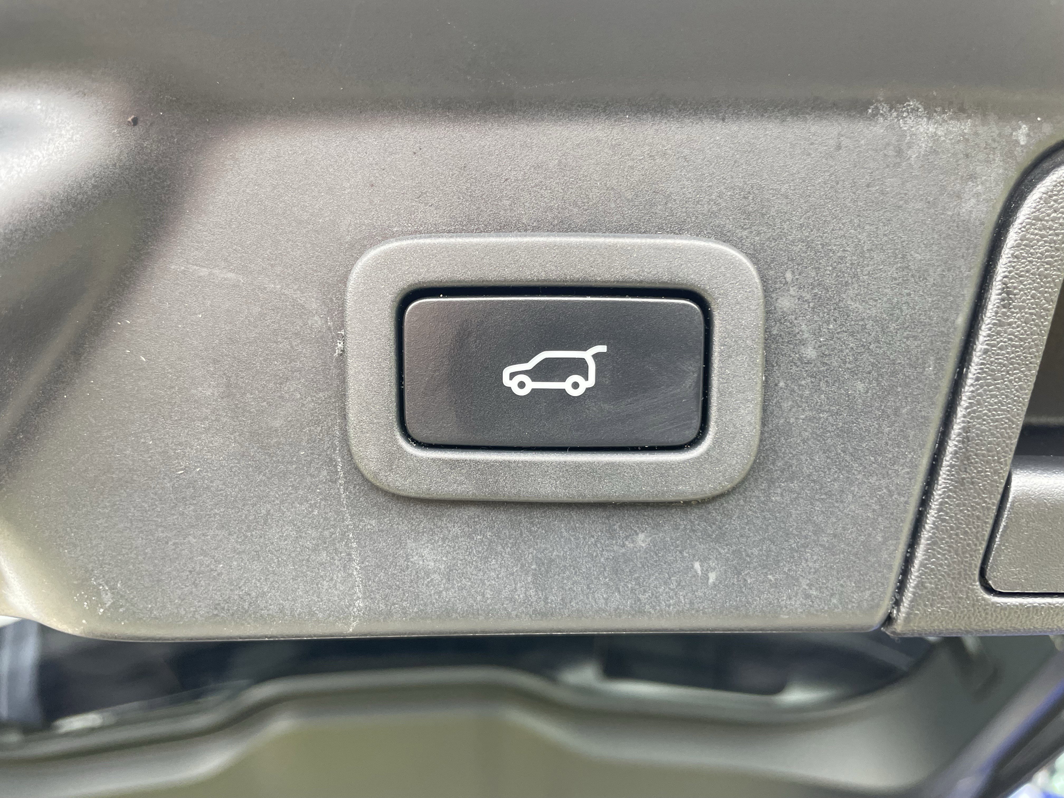 Used 2020 Land Rover Range Rover Velar S AWD/4WD image 37