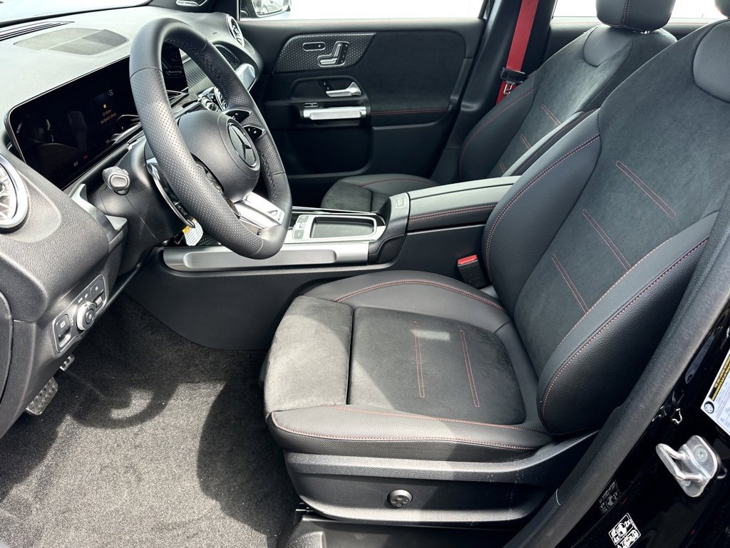 New 2025 Mercedes-Benz GLB 35 AMG 4MATIC image 16