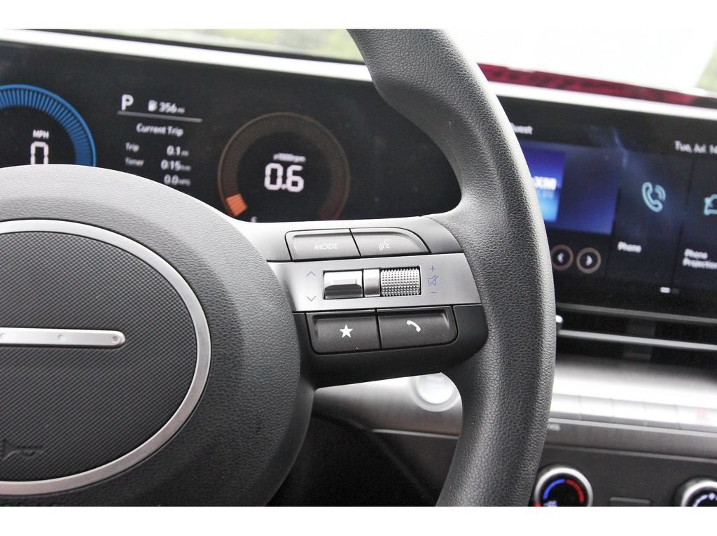 Used 2026 Hyundai Kona SE FWD image 19