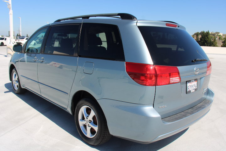 Used 2005 Toyota Sienna LE w/ LE Pkg 4 FWD image 5