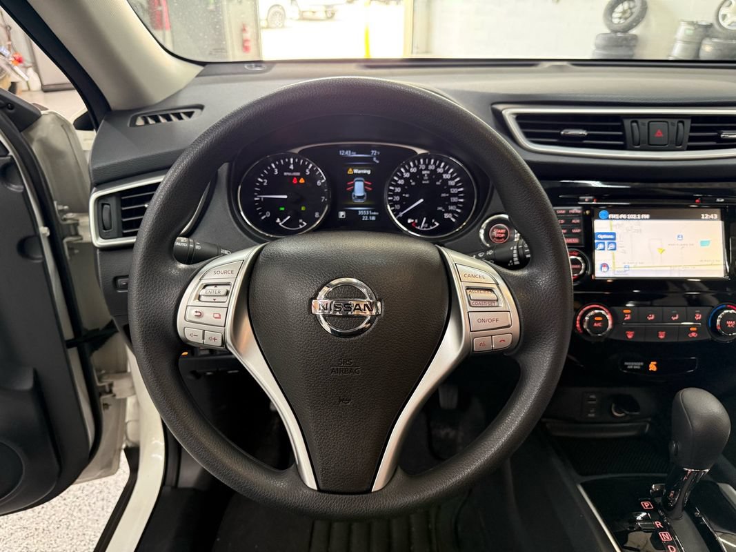 Used 2016 Nissan Rogue SV AWD/4WD image 24