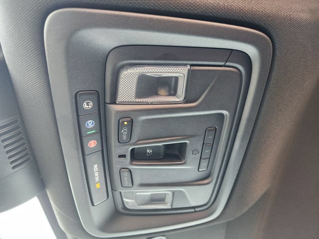 Used 2023 Chevrolet Silverado 1500 High Country w/ Technology Package AWD/4WD image 27