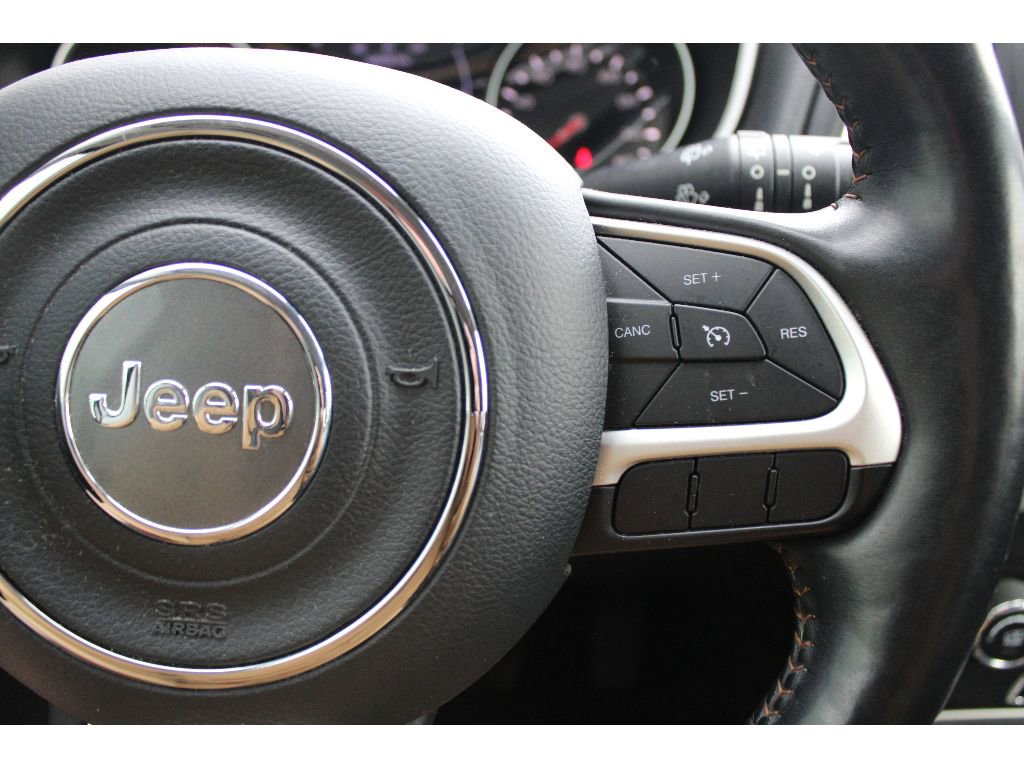 Used 2018 Jeep Compass Latitude w/ Cold Weather Group image 14