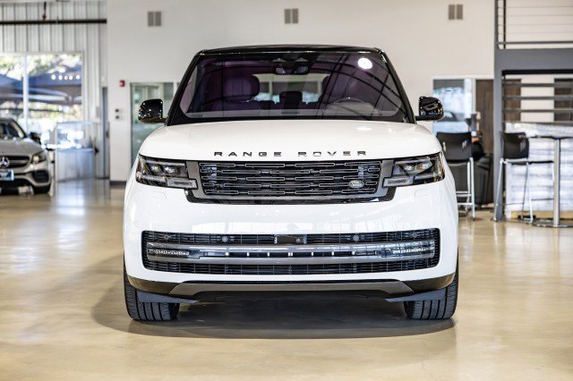 Used 2023 Land Rover Range Rover SE image 9