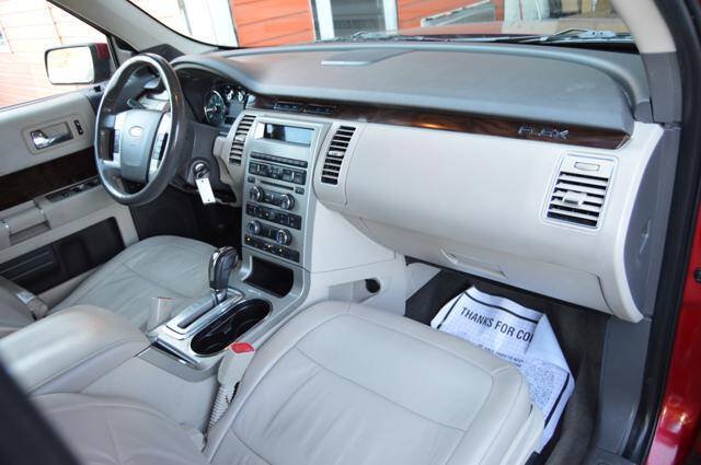 Used 2012 Ford Flex SEL w/ Equipment Group Order Code FWD image 17