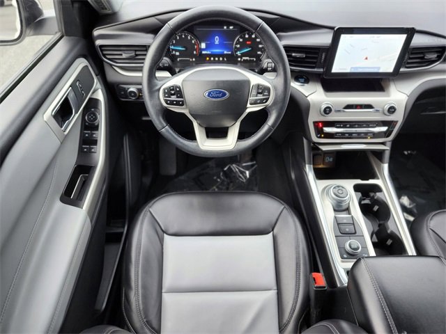 Certified 2022 Ford Explorer XLT w/ Equipment Group 202A image 13