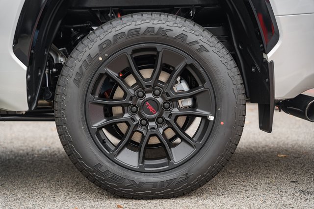 New 2026 Toyota Tundra Platinum w/ TRD Off-Road Package AWD/4WD image 17