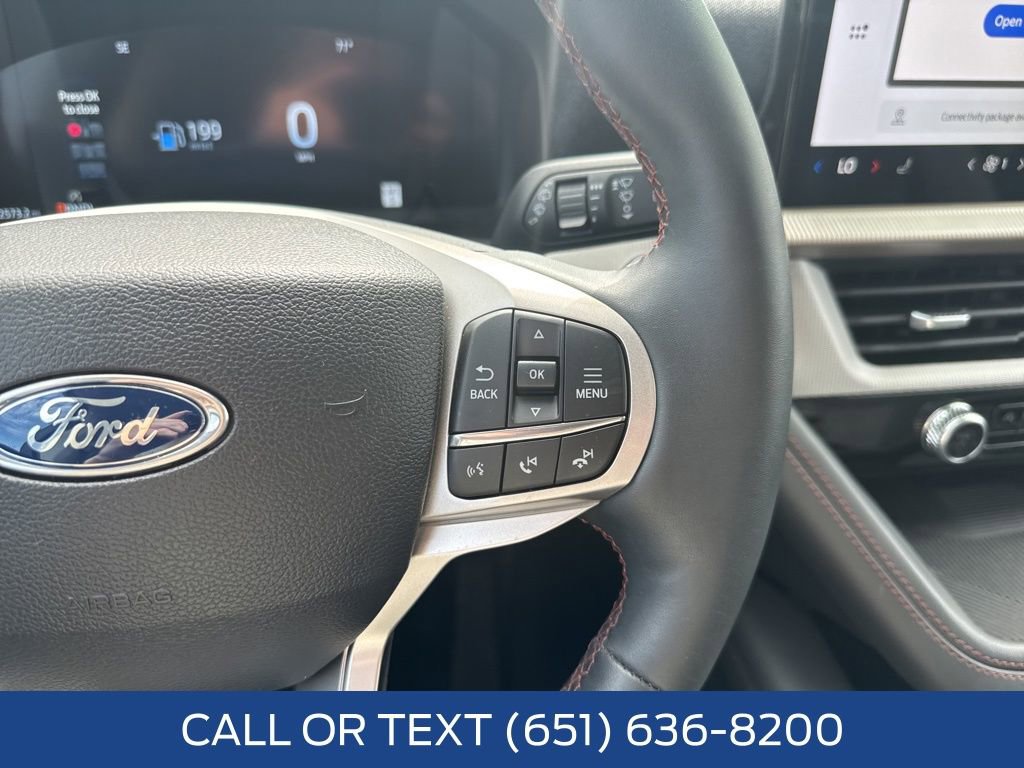 Used 2025 Ford Explorer Active AWD/4WD image 22