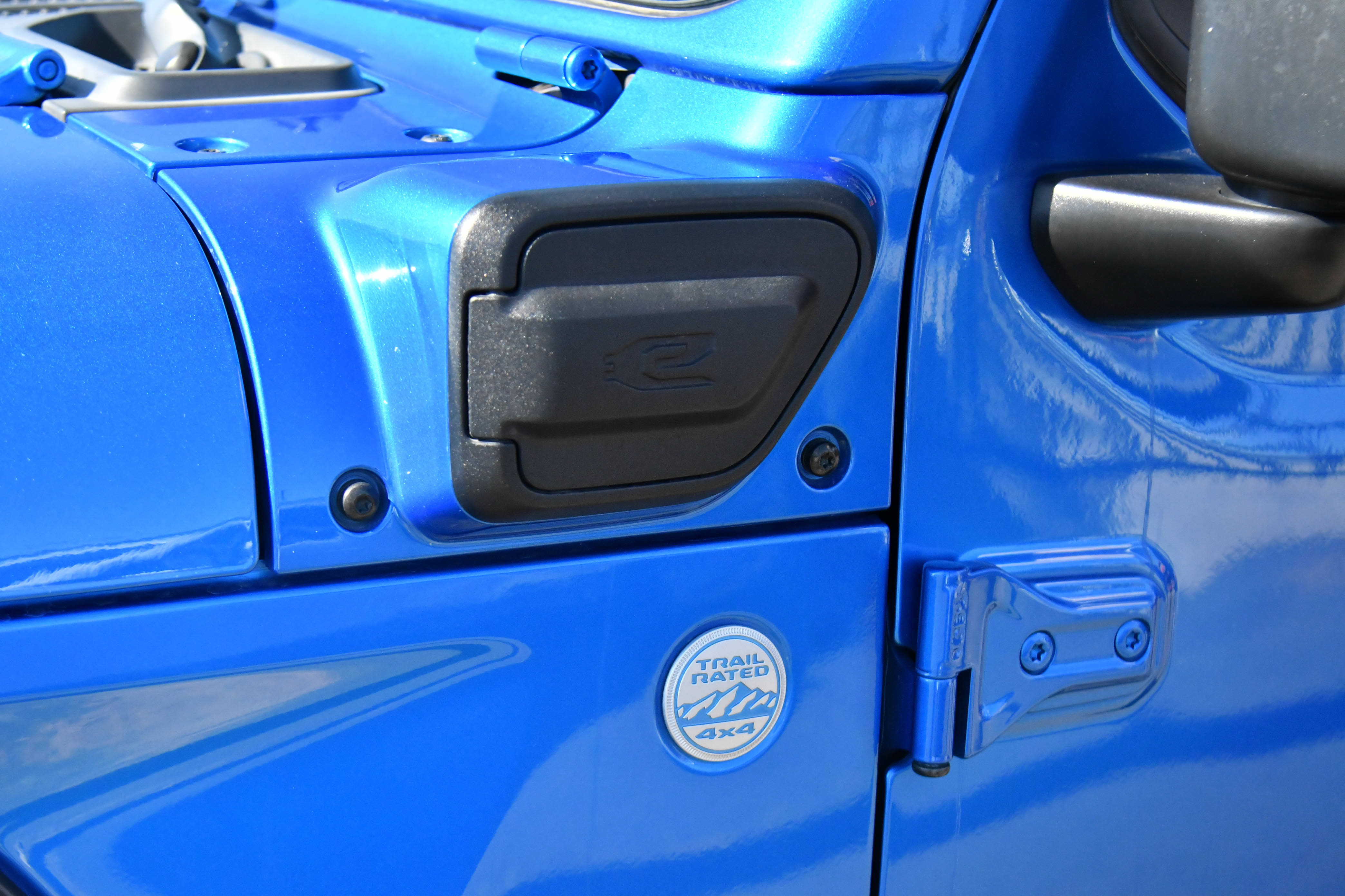 Used 2023 Jeep Wrangler Unlimited Sahara AWD/4WD image 13